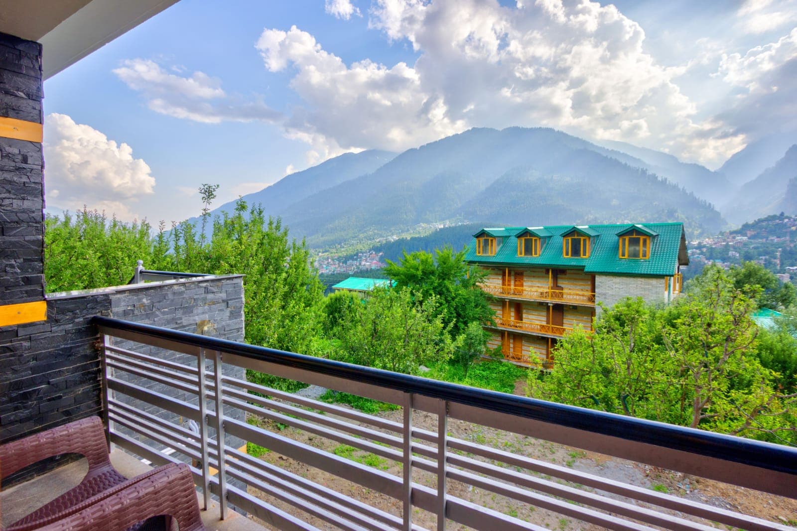 Balcony deck with mountain views