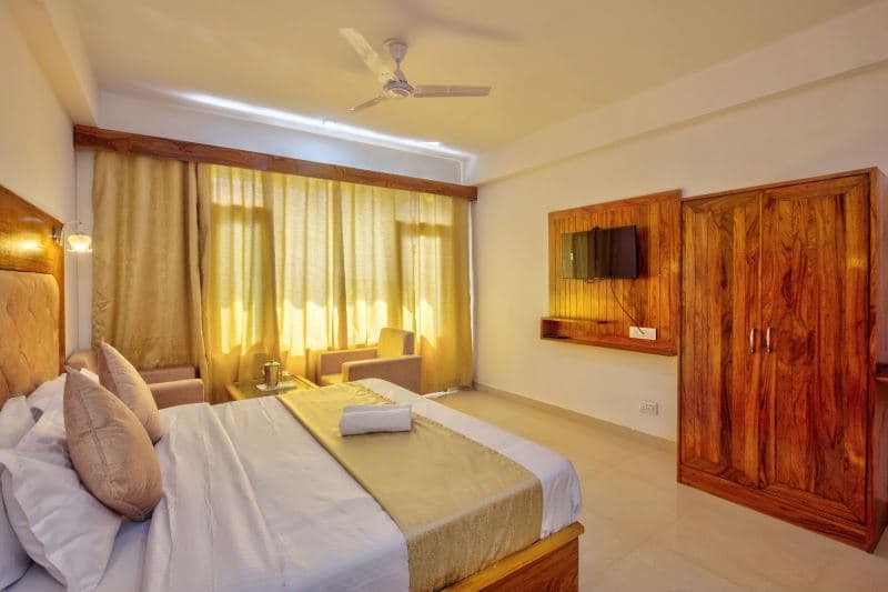 Cosy room in cedar